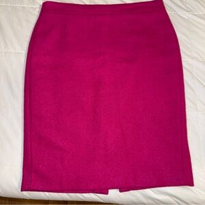J.Crew Wool Pencil skirt size 8
Office Professional